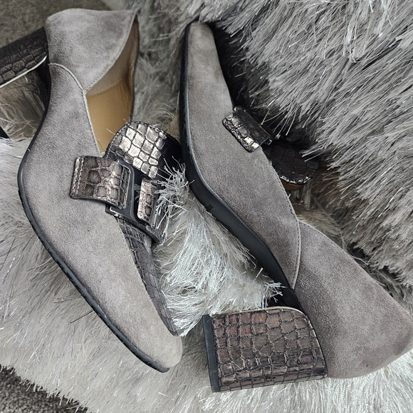 Barely worn Donald Pliner grey two tone with buckle/alligator style chunky heel - Picture 3 of 16